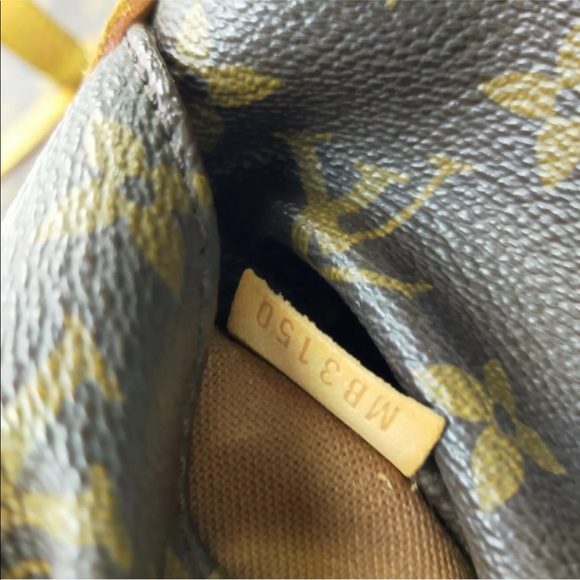 Louis Vuitton Totally MM tote - Picture 7 of 13